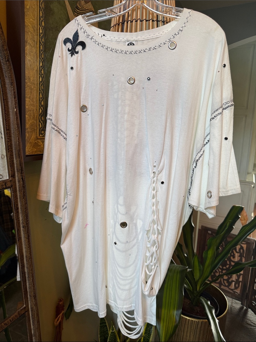 Women's White Eyelet & Lace-Up Short Sleeve Tunic Top